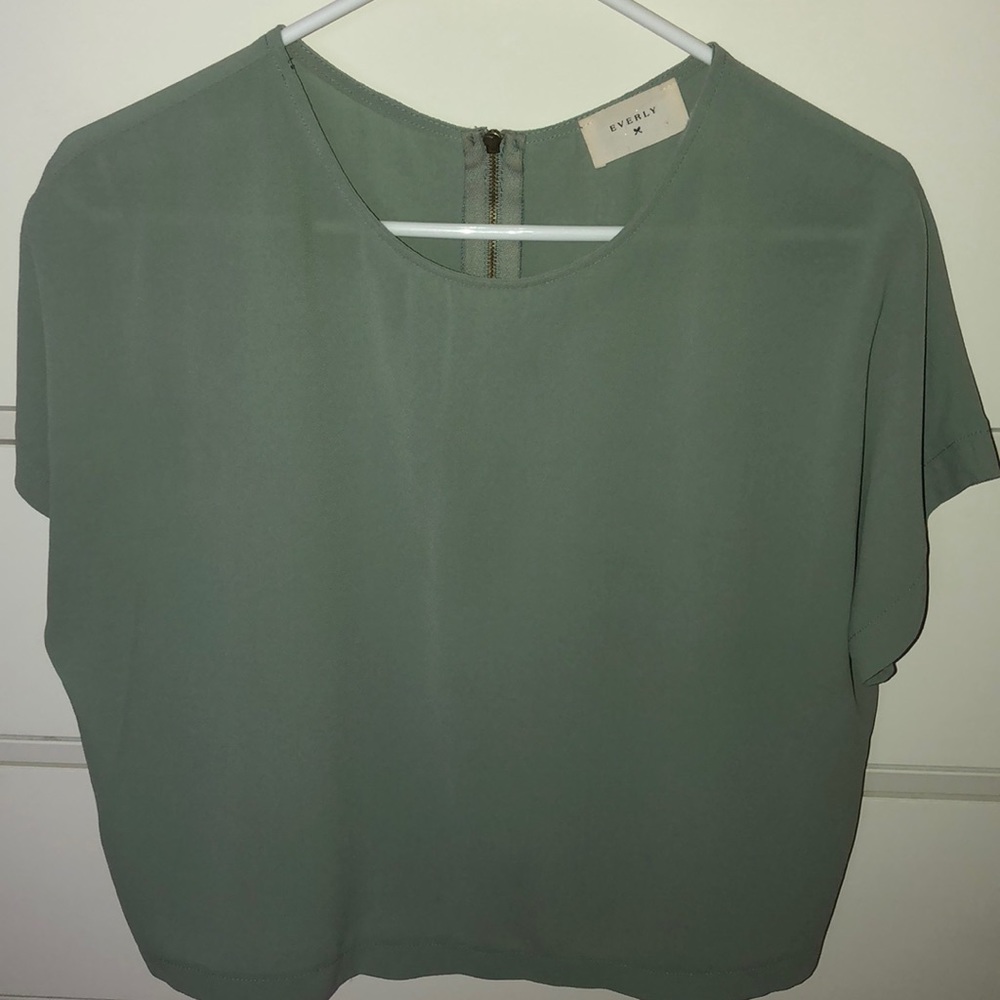 Zipper back, short sleeve blouse